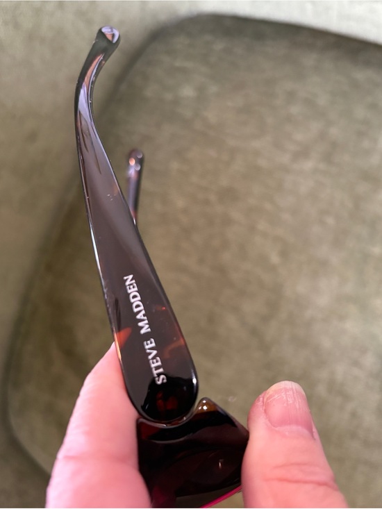 Steve Madden Accessories - Steve Madden Glossy Tortoiseshell Sunglasses - Dark Brown Frame